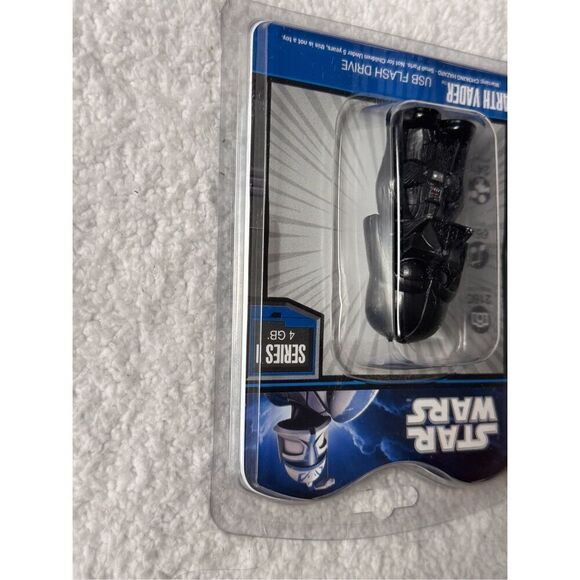 Star Wars Tyme Machines Darth Vader 4GB USB Flash Drive Series 1 - Picture 4 of 6